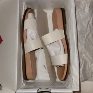 Aldo Brand new with box never worn  white leather smooth sandal size 9